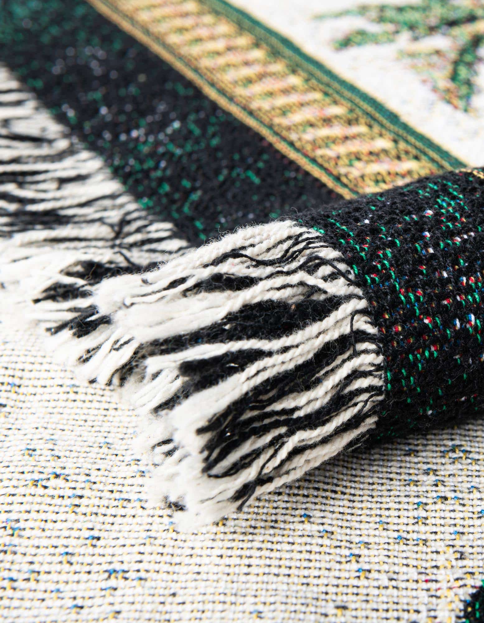 Detail image of 4' 6 x 6' Royal Palms Throw Blanket