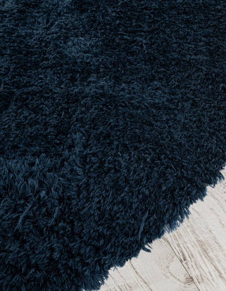 Detail image of 5' 3 x 8' Marilyn Monroe™ Shag Oval Rug