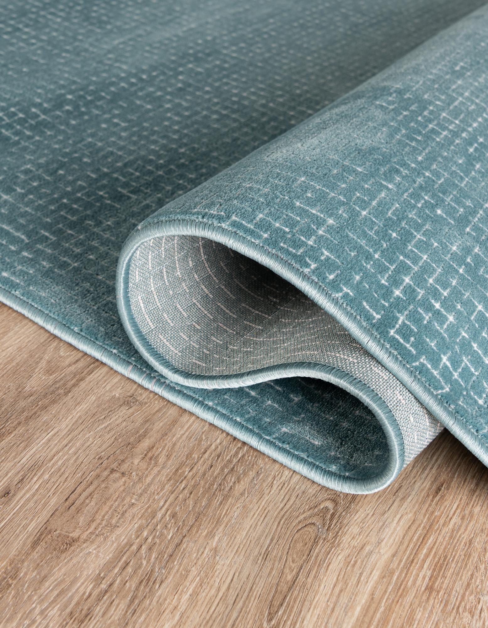 5' 3 x 8' Aakaar Rug