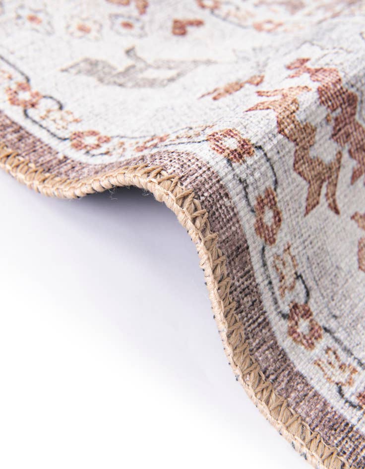 Detail image of 3' 6 x 3' 6 Washable Timeless Round Rug
