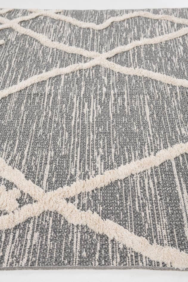 Detail image of 4' 8 x 7' 5 Sabrina Soto Casa Rug