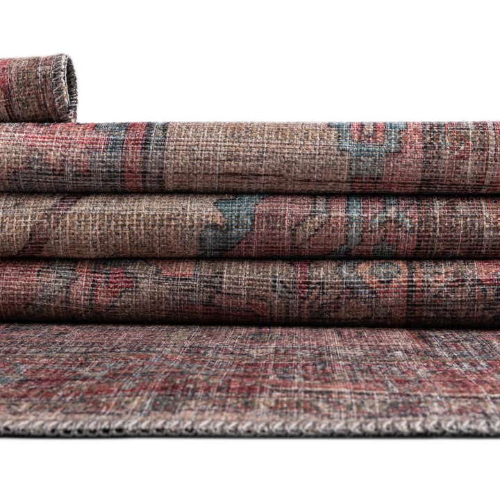 5' 3 x 5' 3 Washable Nostalgia Square Rug