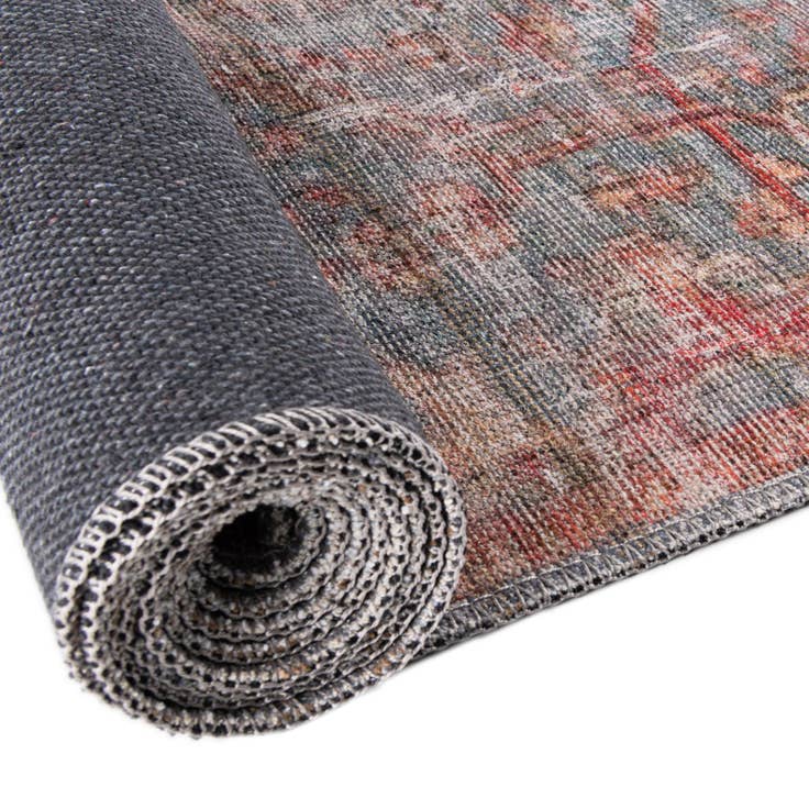 Detail image of 7' 10 x 10' Washable Nostalgia Oval Rug