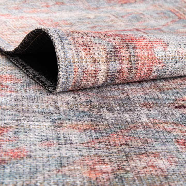 5' 3 x 5' 3 Washable Nostalgia Square Rug