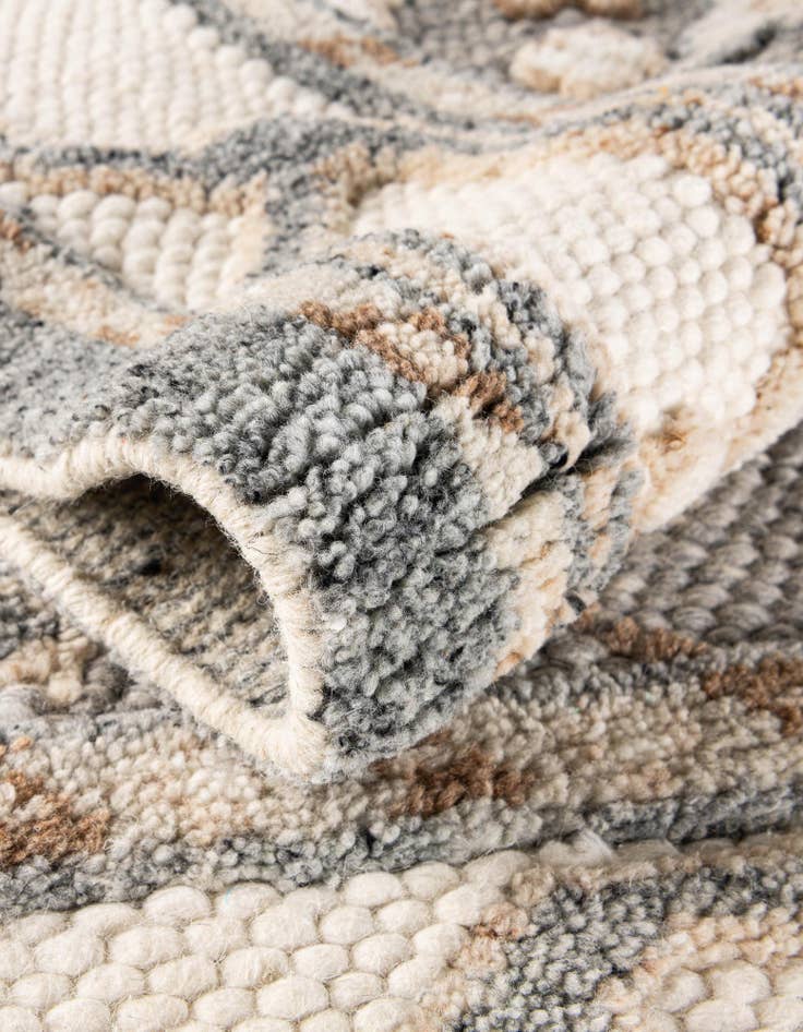 Detail image of 2' x 6' 1  Hand Knotted Sultan Signature Runner Rug