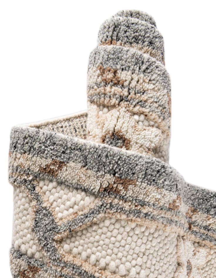 Detail image of 2' x 6' 1  Hand Knotted Sultan Signature Runner Rug