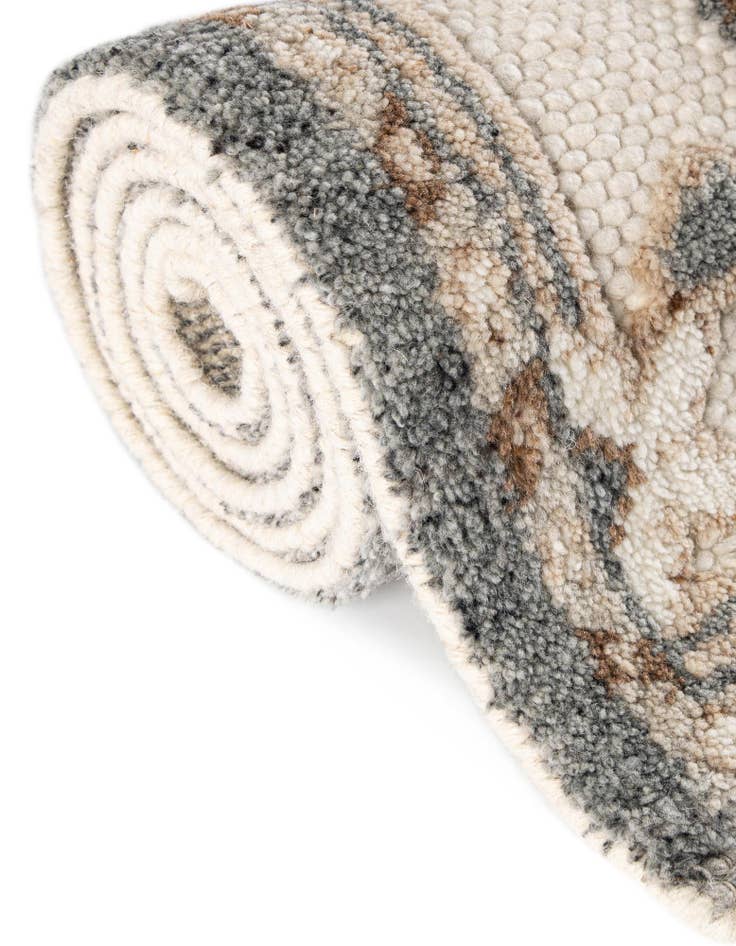 Detail image of 2' x 6' 1  Hand Knotted Sultan Signature Runner Rug