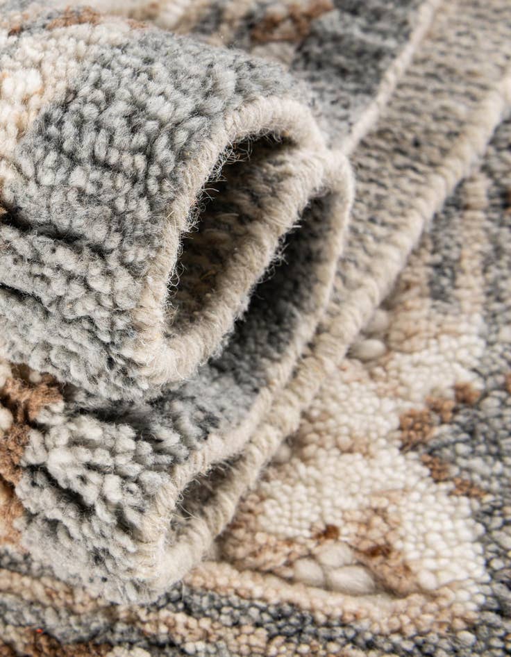 Detail image of 2' x 6' 1  Hand Knotted Sultan Signature Runner Rug