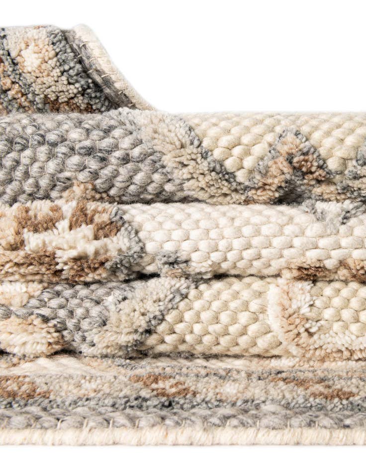 Detail image of 2' x 6' 1  Hand Knotted Sultan Signature Runner Rug