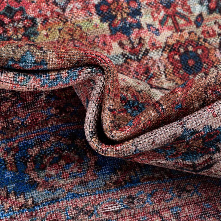 Detail image of 4' x 6' Washable Maahru Rug