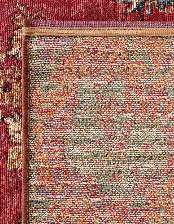 Detail image of 7' 10 x 7' 10  Washable Traditional Indoor / Outdoor Square Rug