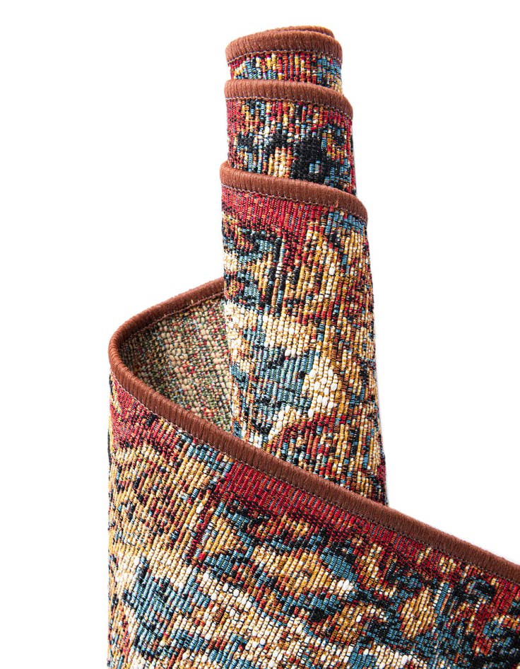 Detail image of 7' 10 x 7' 10  Washable Traditional Indoor / Outdoor Square Rug