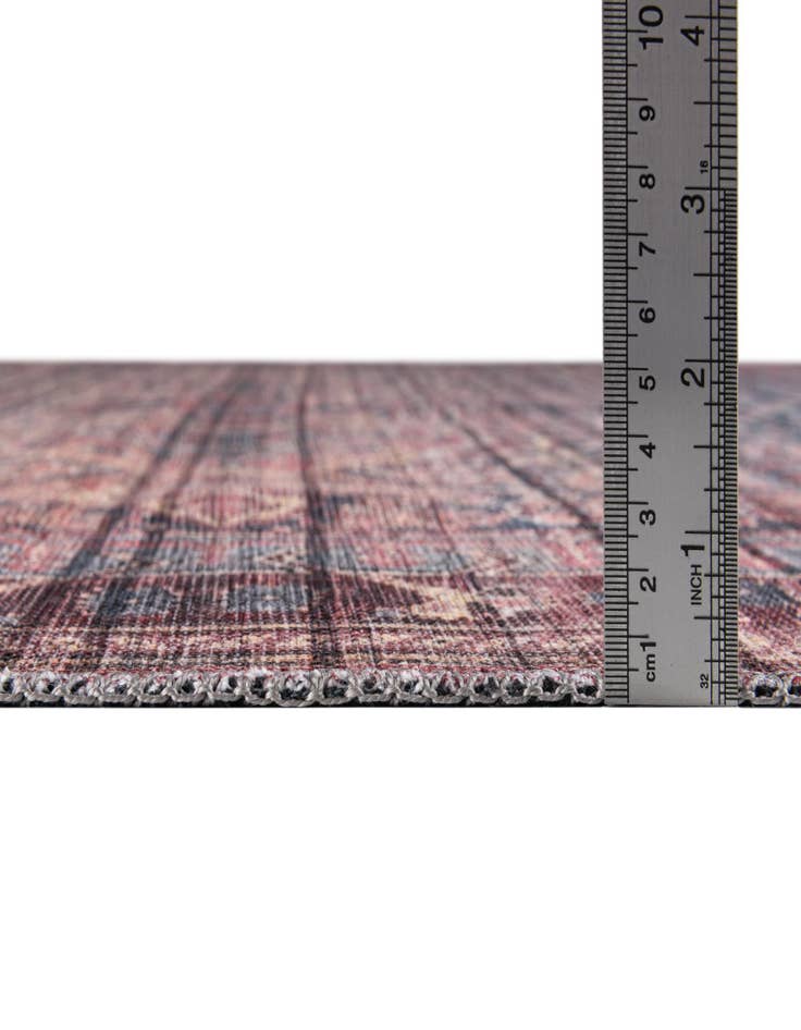 Detail image of 2' x 3' Washable Maahru Oval Rug