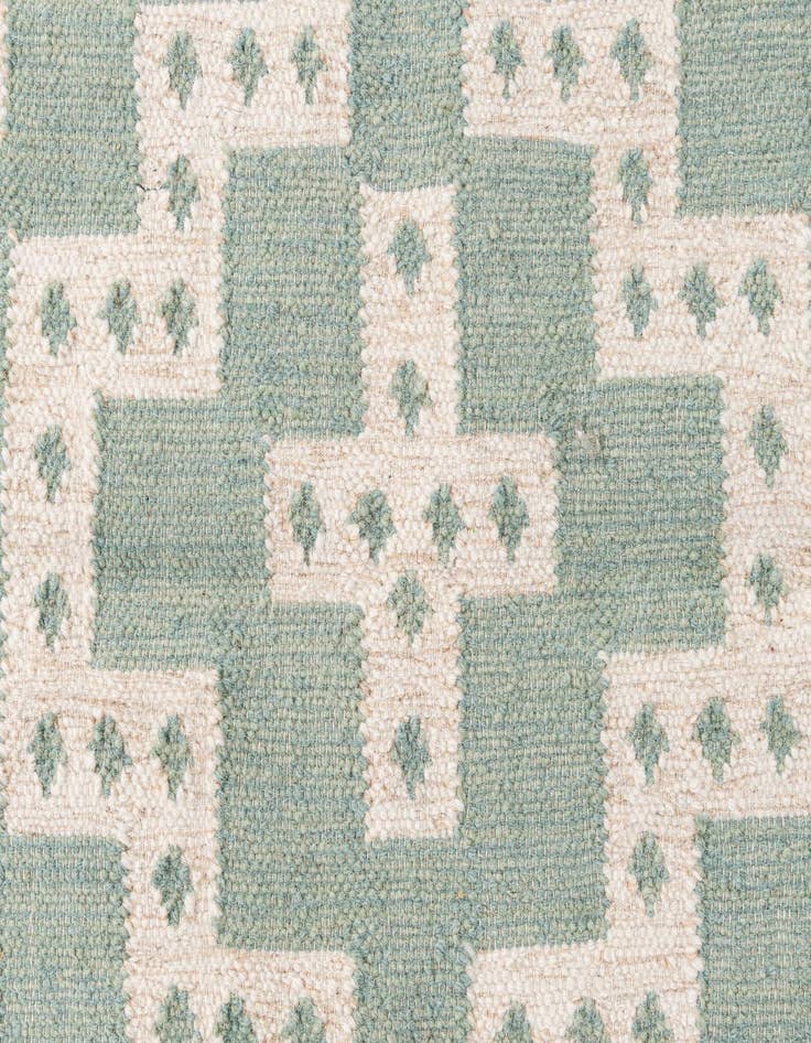 Detail image of 4' 1 x 5' 11  Hand Woven Kilim Wool Rug