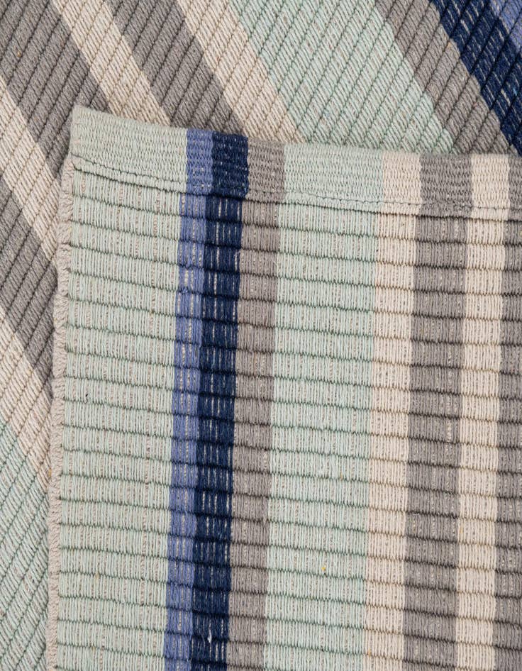 Detail image of 2' x 3' 1 Hand Woven Flatweave Cotton Dhurrie Rug