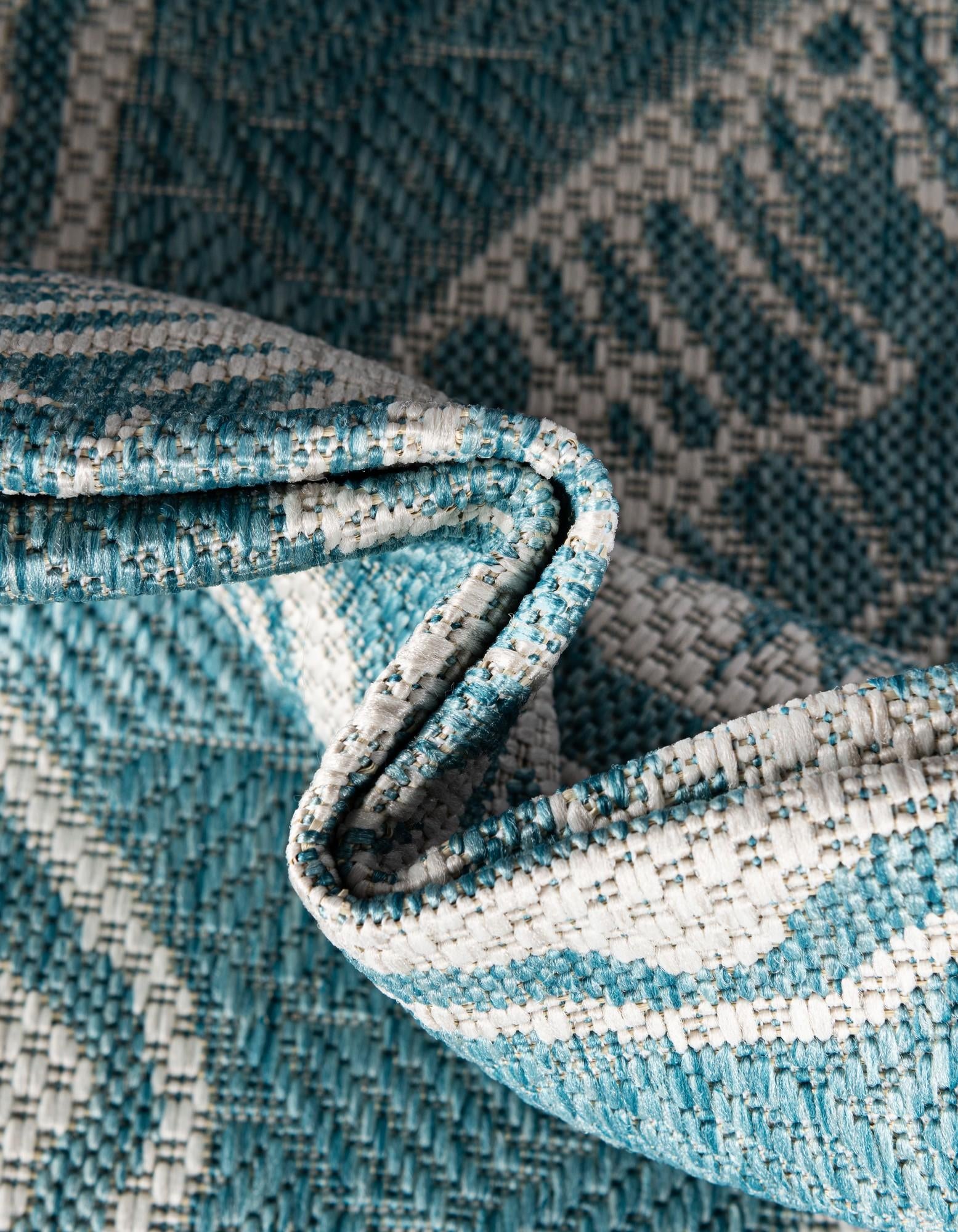 6' x 9' Easy-Clean Coastal Indoor / Outdoor Rug