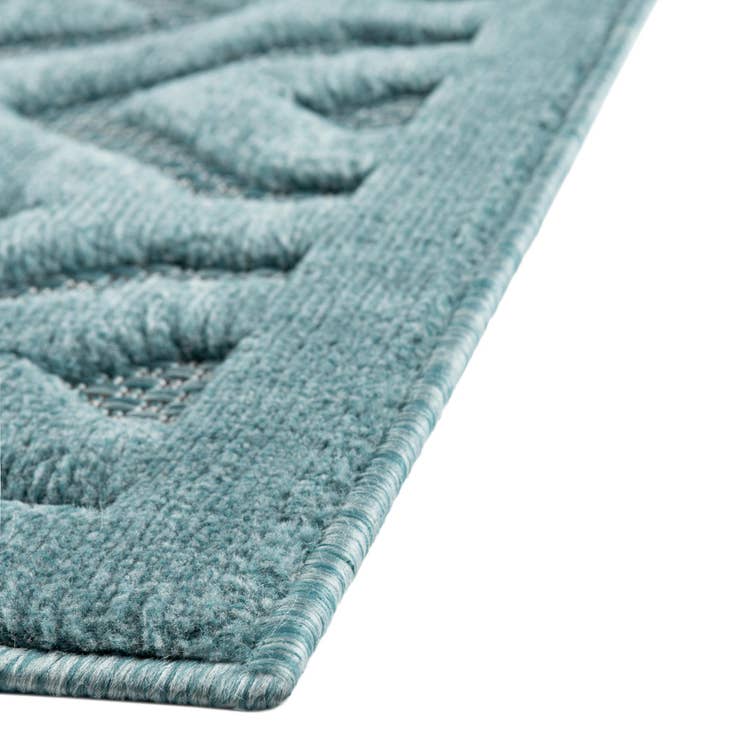 Detail image of 4' x 6' Easy-Clean Trellis Textured Indoor / Outdoor Rug