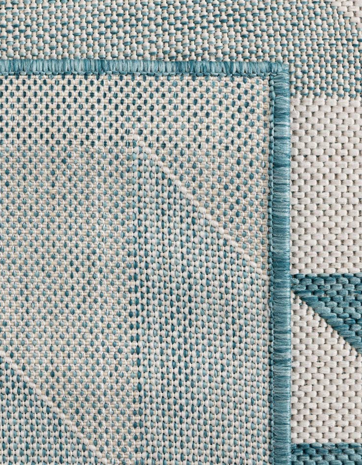Detail image of 10' x 10' Easy-Clean Modern Indoor / Outdoor Round Rug