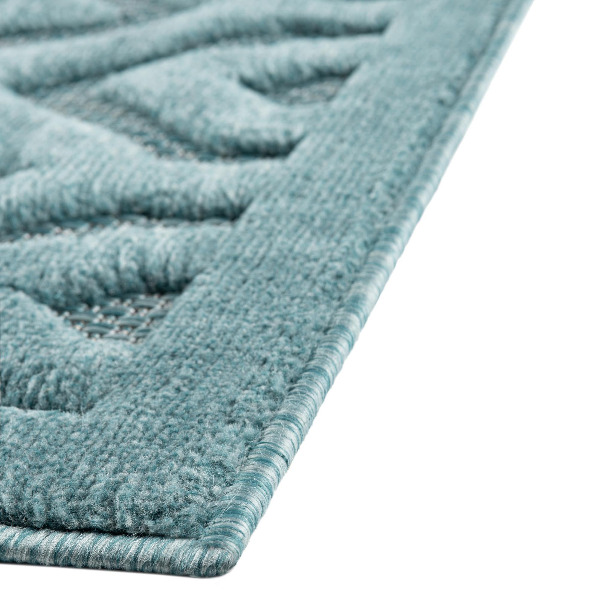 2' x 6' Easy-Clean Trellis Textured Indoor / Outdoor Runner Rug