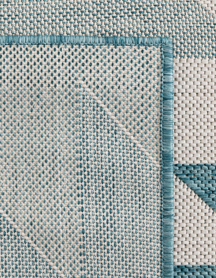 Detail image of 7' 10 x 7' 10 Easy-Clean Modern Indoor / Outdoor Square Rug