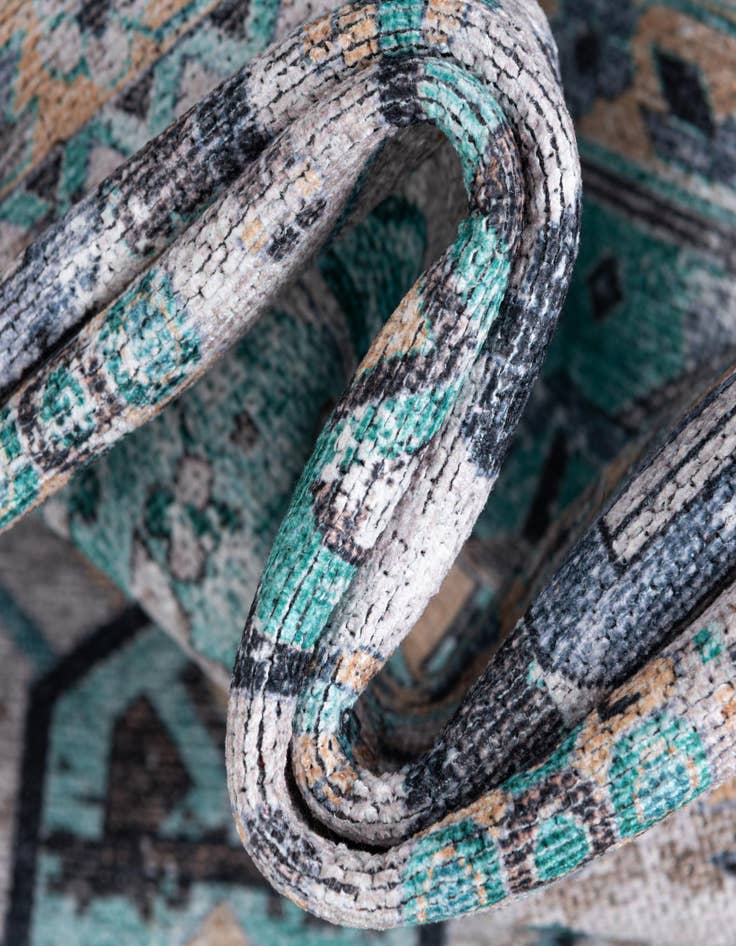 Detail image of 7' 10 x 7' 10  Washable Yara Octagon Rug