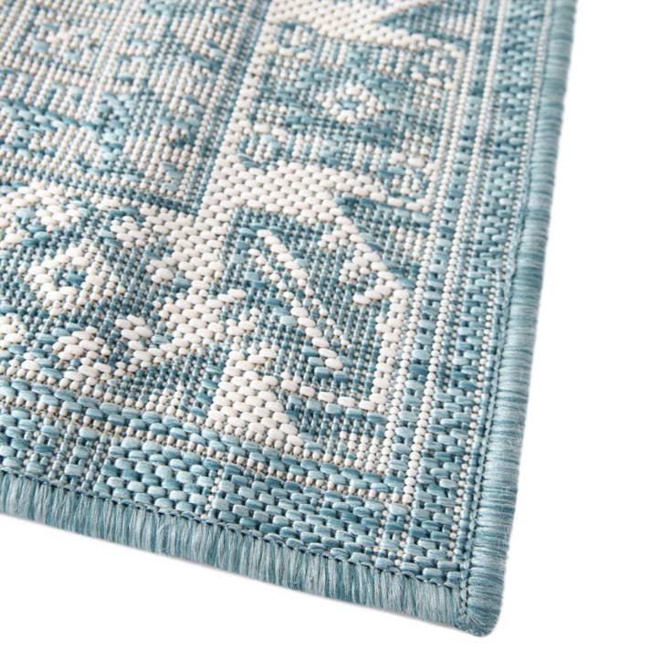 Detail image of 7' 10 x 7' 10 Easy-Clean Aztec Indoor / Outdoor Octagon Rug