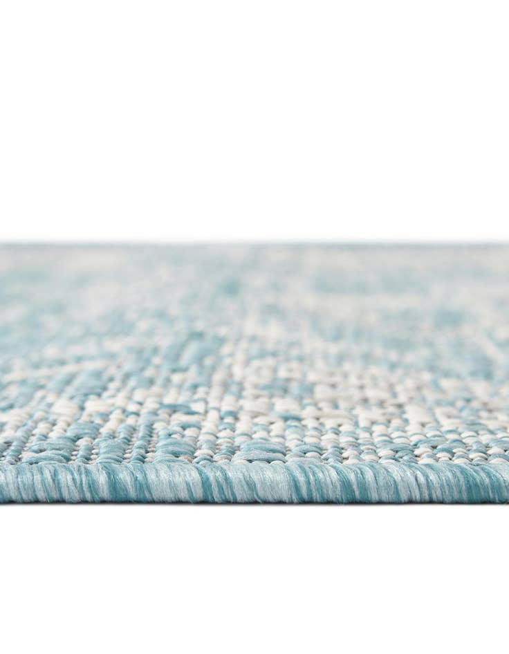 Detail image of 7' 10 x 7' 10  Washable Traditional Indoor / Outdoor Octagon Rug