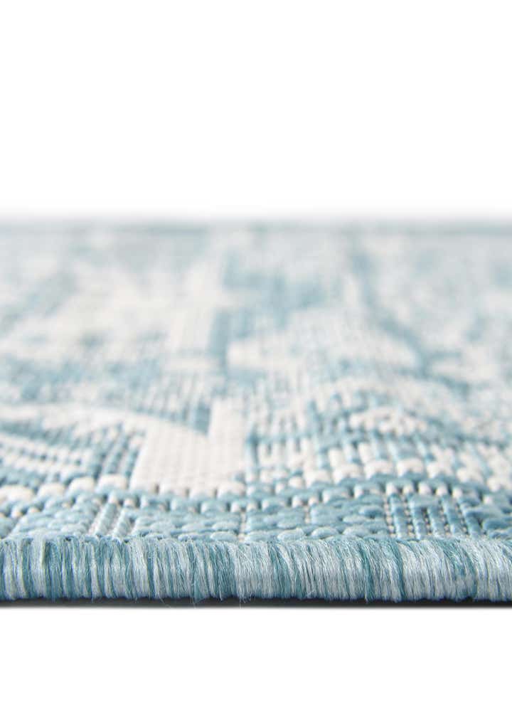 3' x 5' 3 Easy-Clean Aztec Indoor / Outdoor Oval Rug