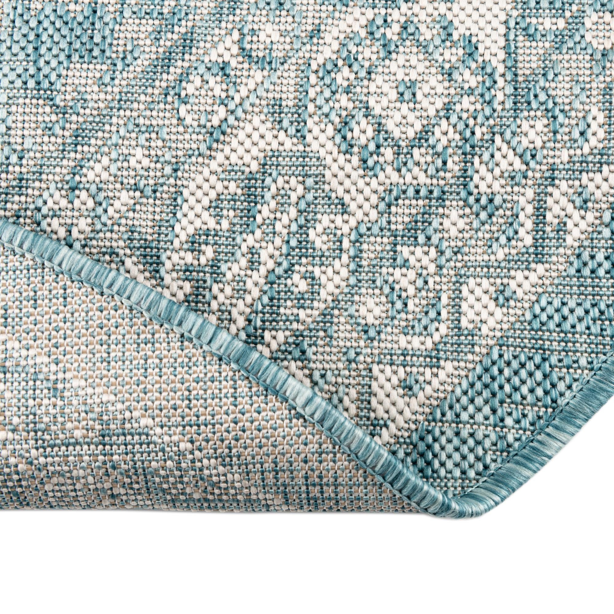7' 10 x 10' Easy-Clean Aztec Indoor / Outdoor Oval Rug