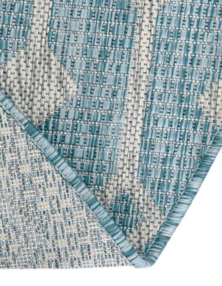 Detail image of 3' x 5' 3 Washable Lattice Indoor / Outdoor Oval Rug
