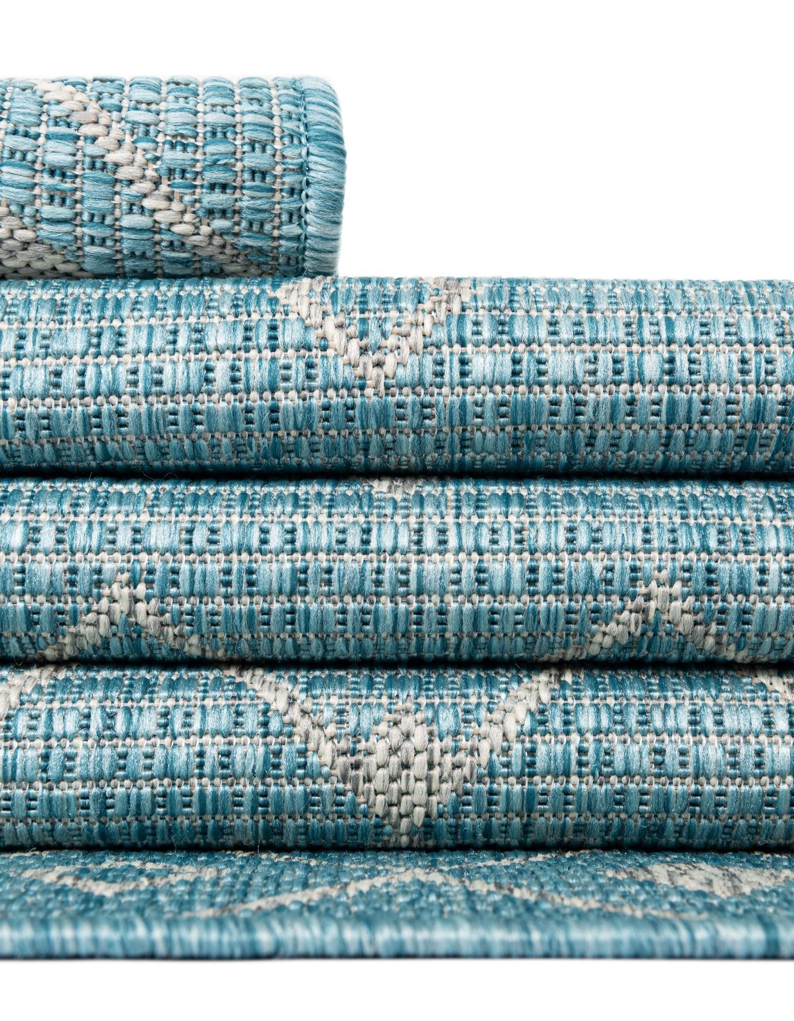 5' 3 x 8' Easy-Clean Trellis Indoor / Outdoor Oval Rug