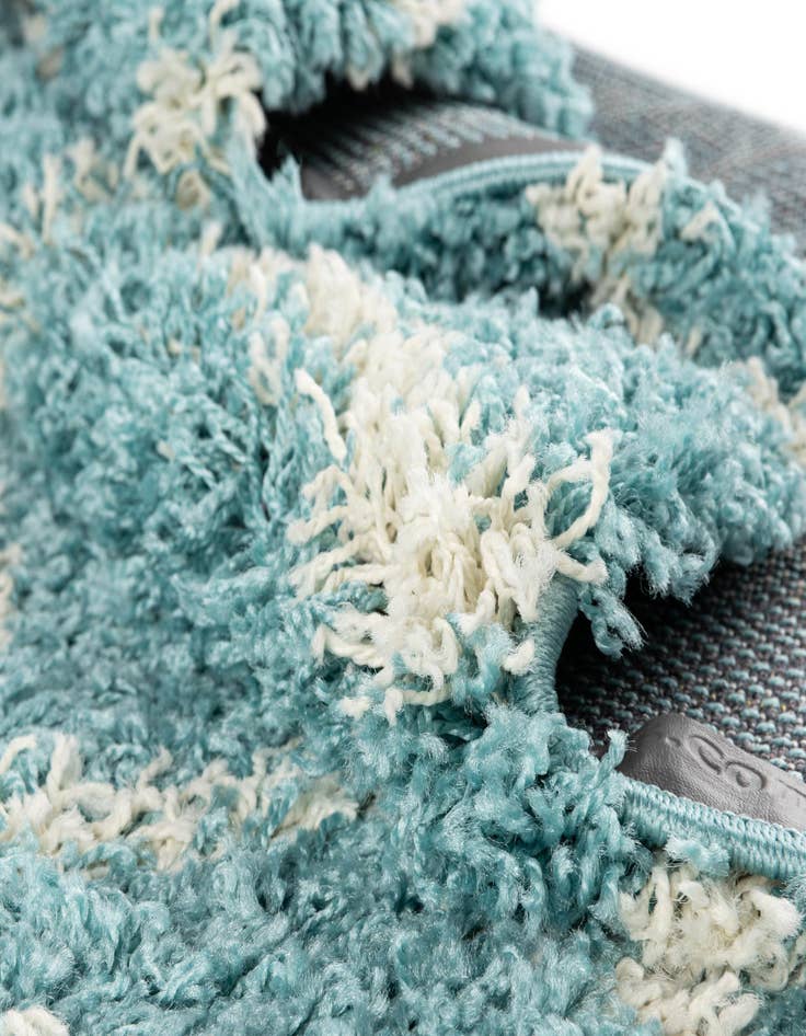 Detail image of 4' x 6' Lattice Shag Rug