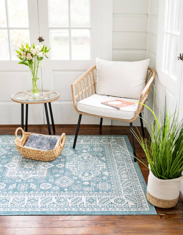 Detail image of Custom Aqua Easy-Clean Aztec Indoor / Outdoor Rug