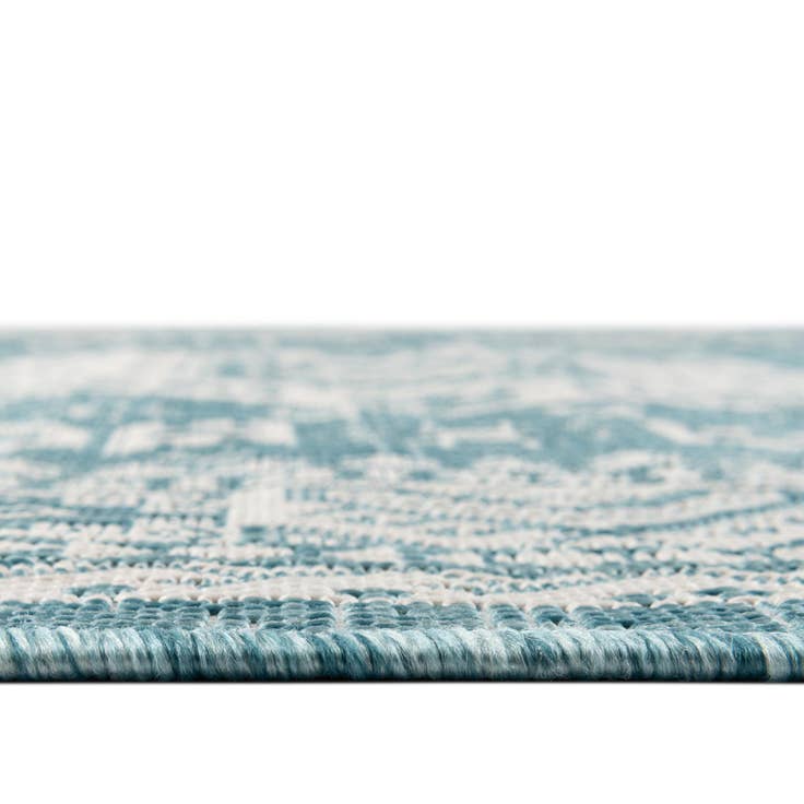 Detail image of 5' 3 x 8' Easy-Clean Aztec Indoor / Outdoor Rug