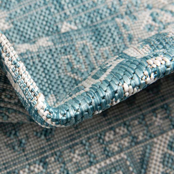 10' x 13' Easy-Clean Aztec Indoor / Outdoor Rug