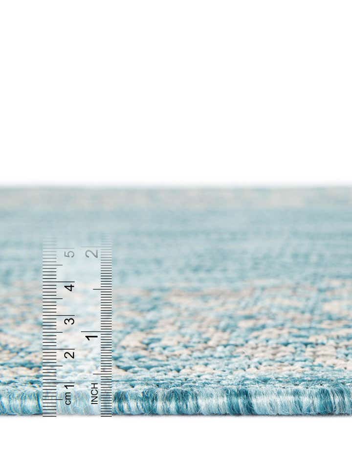 6' x 9' Easy-Clean Border Indoor / Outdoor Rug