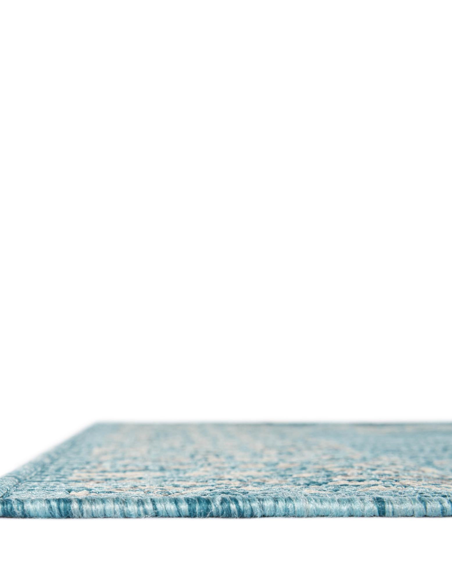 6' x 9' Easy-Clean Border Indoor / Outdoor Rug