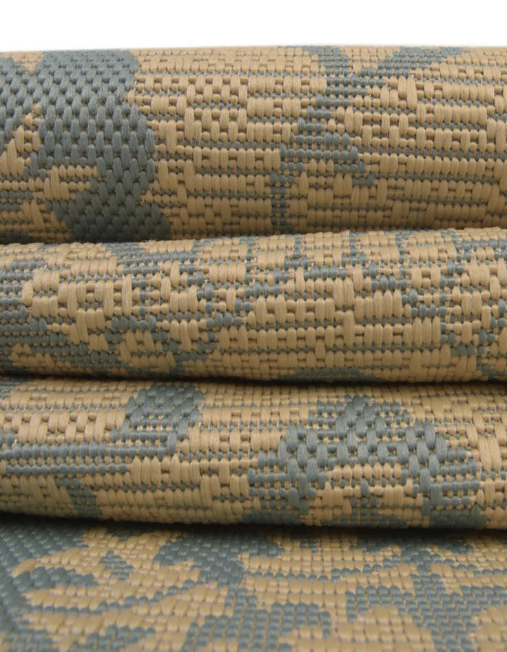 Detail image of 7' x 10'  Washable Botanical Indoor / Outdoor Rug