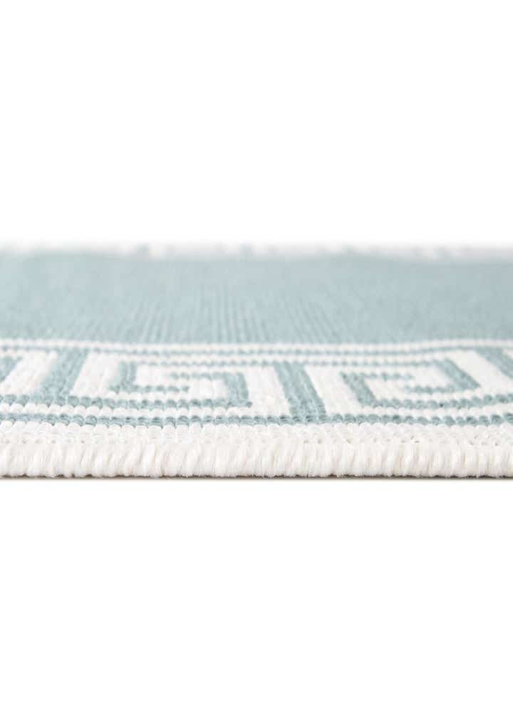 5' 3 x 8' Easy-Clean Coastal Indoor / Outdoor Rug