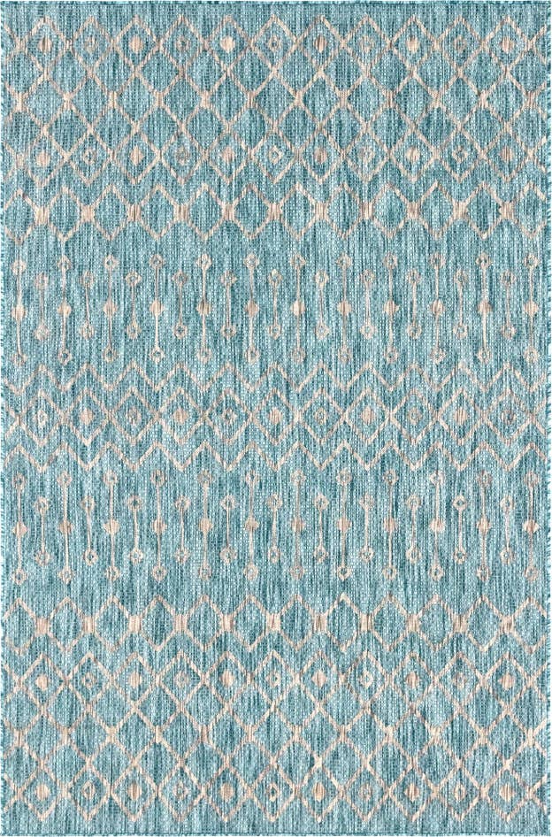 Detail image of 6' x 9' Easy-Clean Lattice Indoor / Outdoor Rug
