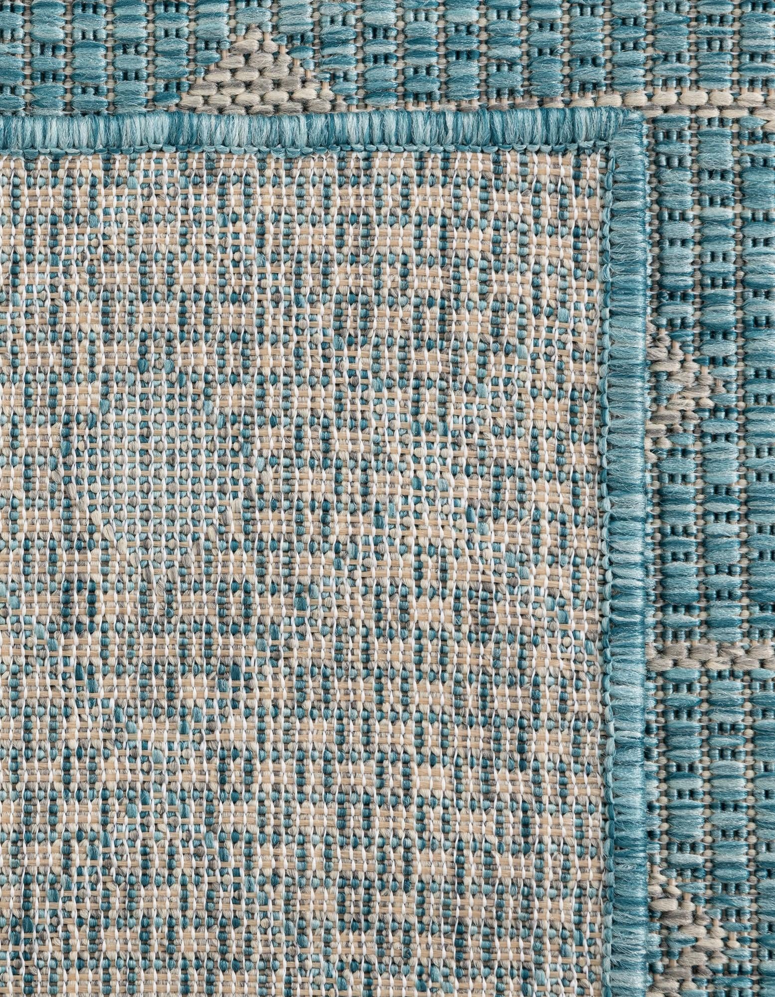 7' 10 x 10' Easy-Clean Lattice Indoor / Outdoor Rug