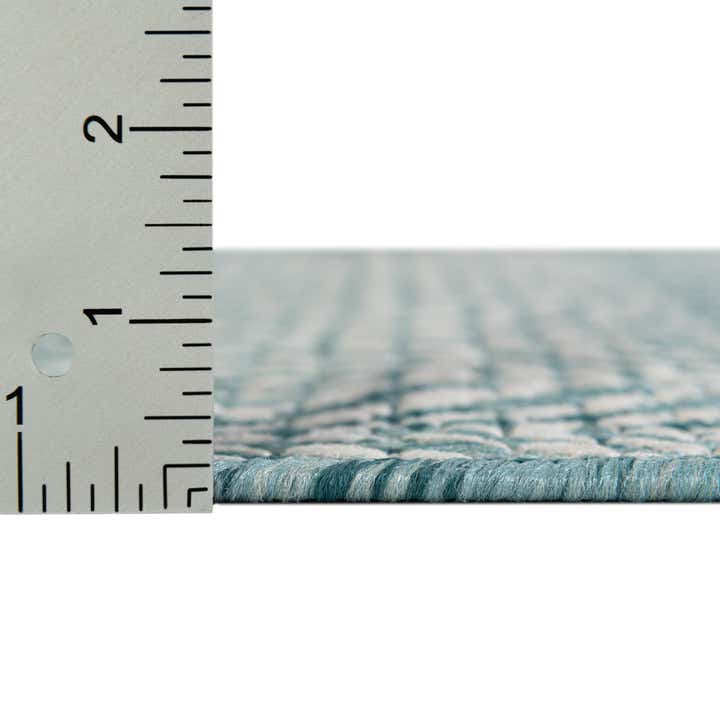7' x 10' Easy-Clean Lattice Indoor / Outdoor Rug