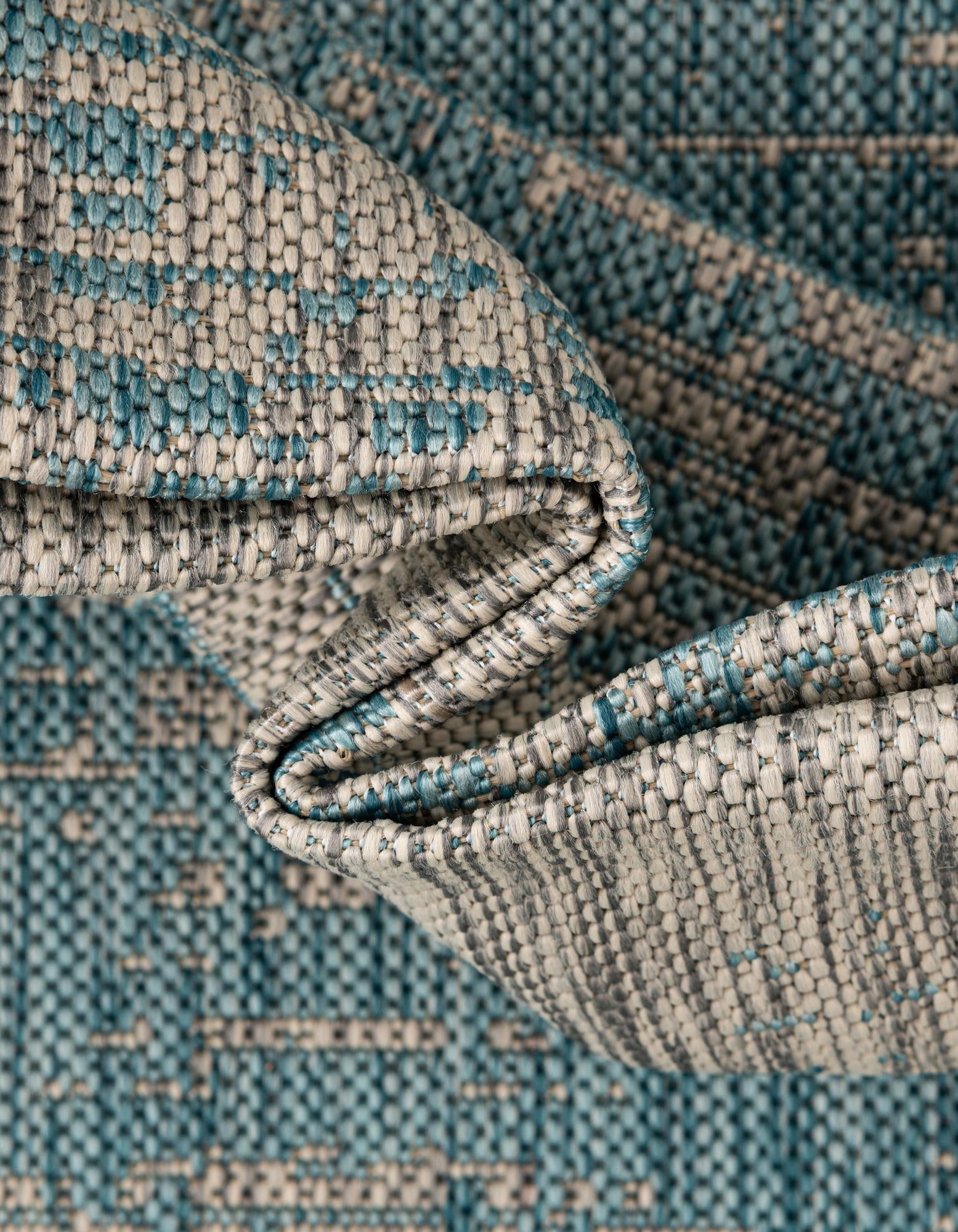 5' 3 x 8' Easy-Clean Modern Indoor / Outdoor Rug