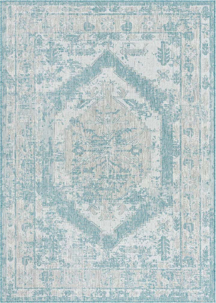 5' 3 x 8' Easy-Clean Traditional Indoor / Outdoor Rug