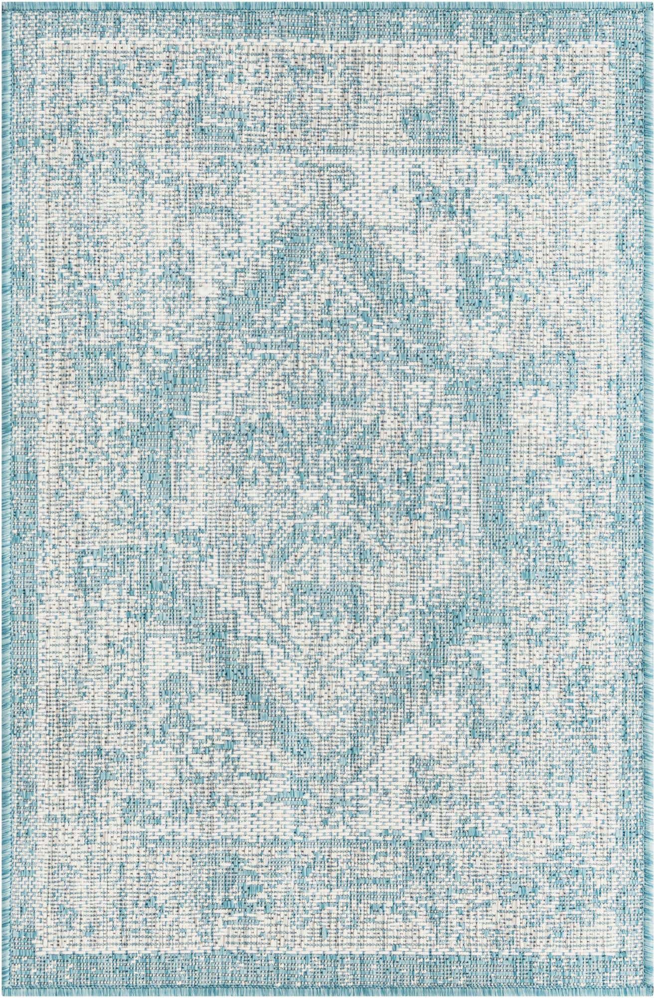 2' x 3' Easy-Clean Traditional Indoor / Outdoor Rug