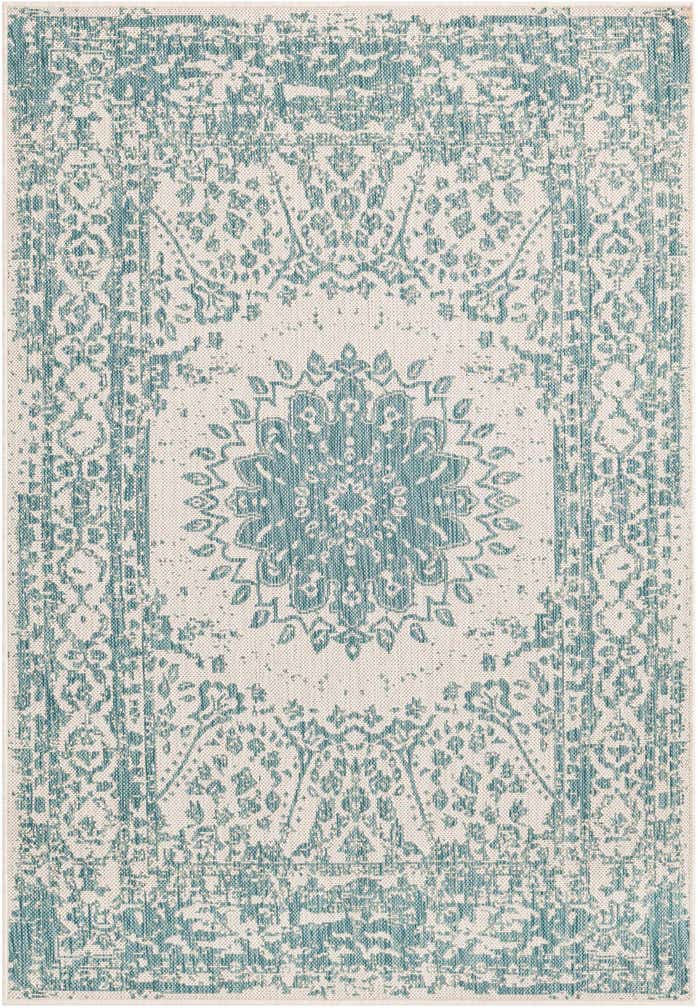 4' x 6' Easy-Clean Traditional Indoor / Outdoor Rug