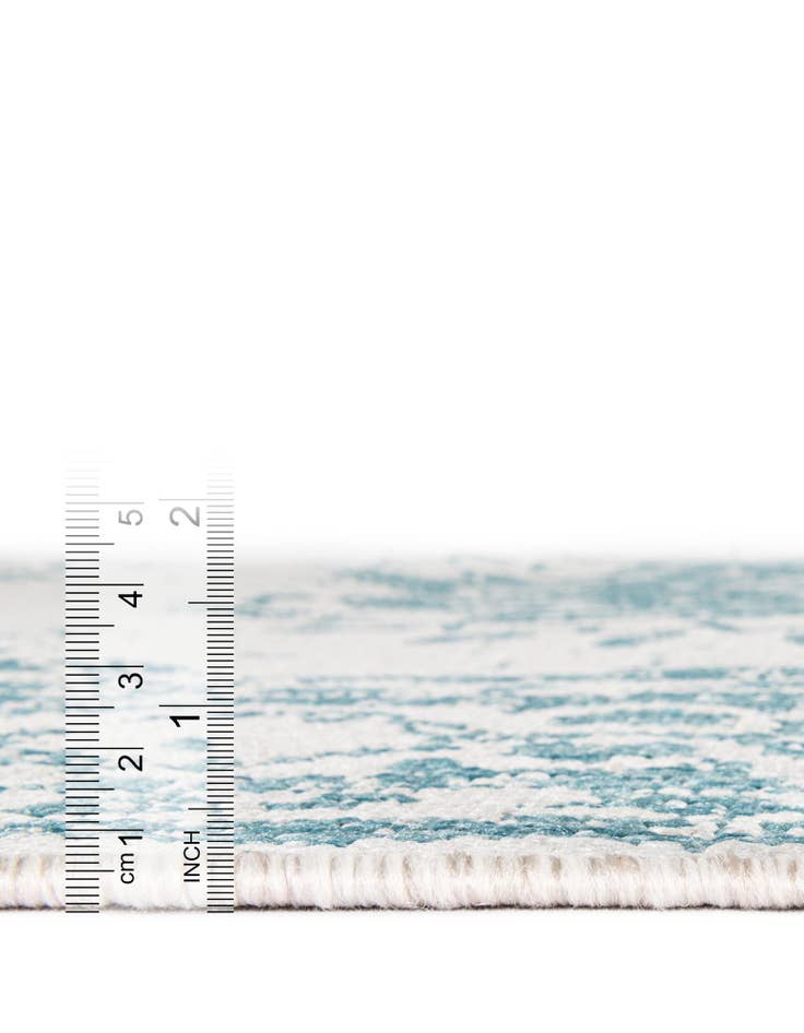Detail image of 7' 10 x 10' Easy-Clean Traditional Indoor / Outdoor Rug