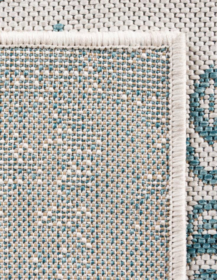 Detail image of 6' x 9' Easy-Clean Traditional Indoor / Outdoor Rug