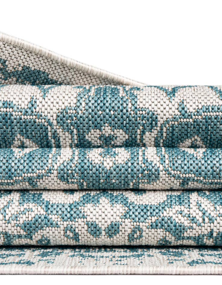Detail image of 10' x 14' Easy-Clean Traditional Indoor / Outdoor Rug