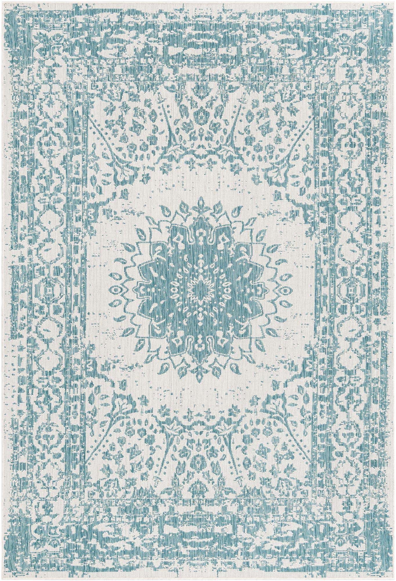 6' x 9' Easy-Clean Traditional Indoor / Outdoor Rug